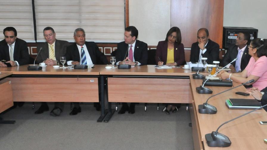 Gobierno no contempla aumento salarial para       el Presupuesto de 2017 