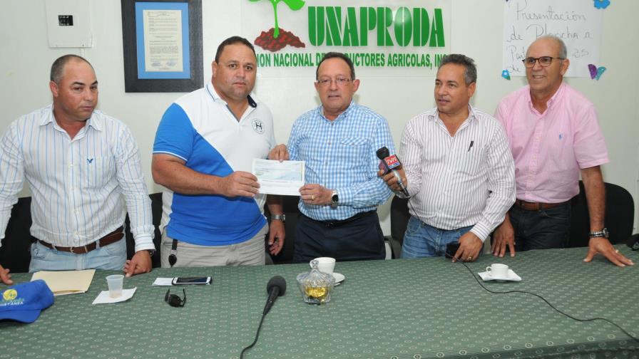 Agricultura paga RD$16 millones a productores de Constanza Agricultura paga RD$16 millones a productores de Constanza