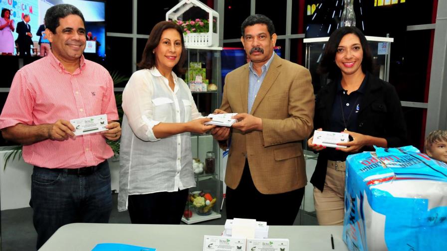 Educación repartirá RD$4 millones en bonos a estudiantes y maestros para comprar libros en feria