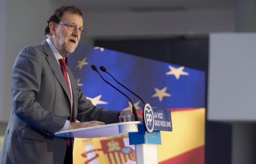 El PP refuerza su posición en comicios regionales, sin saber efecto en España
