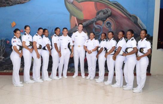 Las jóvenes que se interesan por la Academia Naval para retarse como mujeres