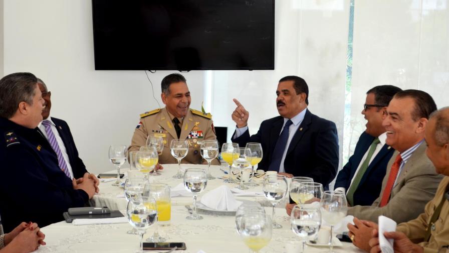 Senado analiza leyes de seguridad con el ministro de Defensa