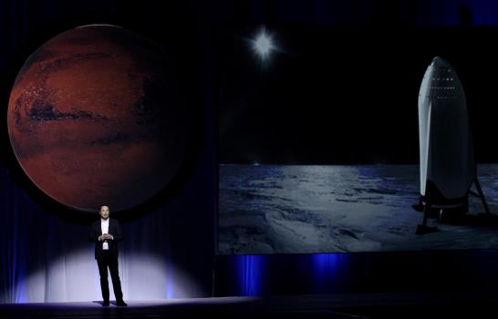 Empresario Elon Musk quiere iniciar colonización de Marte en 2022