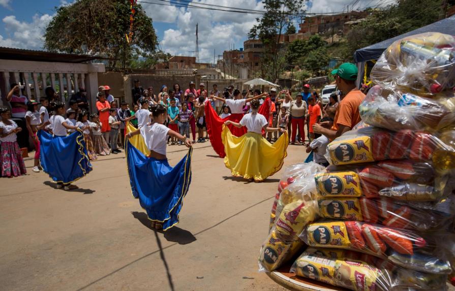 Chavistas controlan venta de alimentos regulados en tiempos de escasez