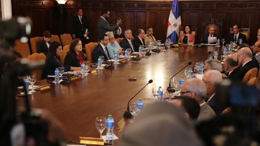 Economistas preocupados por insostenibilidad del presupuesto Economistas preocupados por insostenibilidad del presupuesto