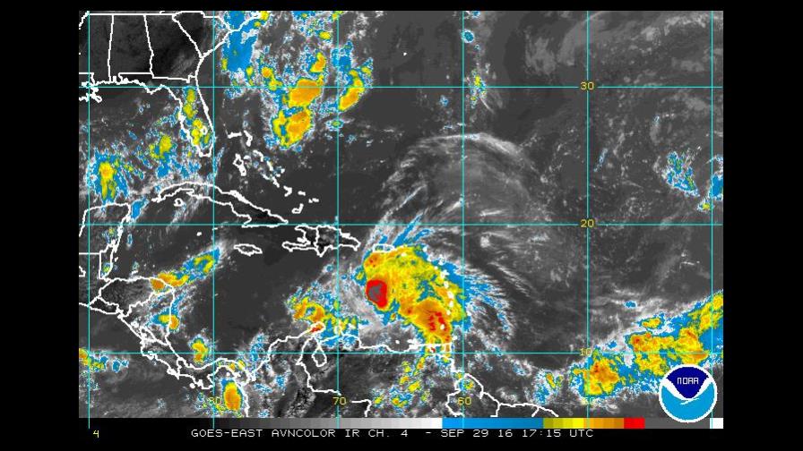 Matthew se convierte en huracán mientras avanza por el Caribe