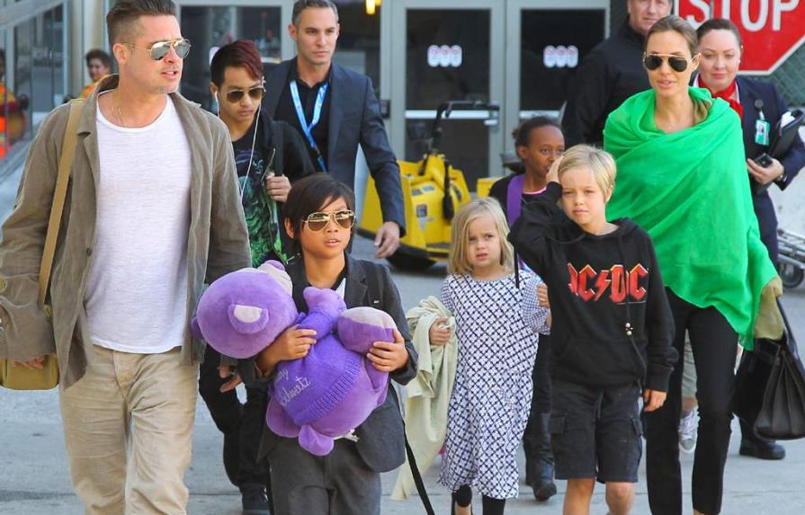 Angelina Jolie y Brad Pitt llegan a acuerdo temporal de custodia de sus seis hijos