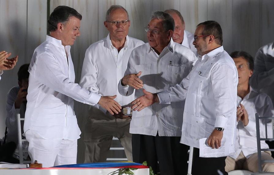 Santos y FARC, en lista de potenciales ganadores del Nobel 
