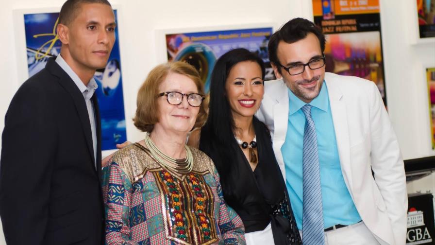 Una retrospectiva del artista Adolfo Faringthon