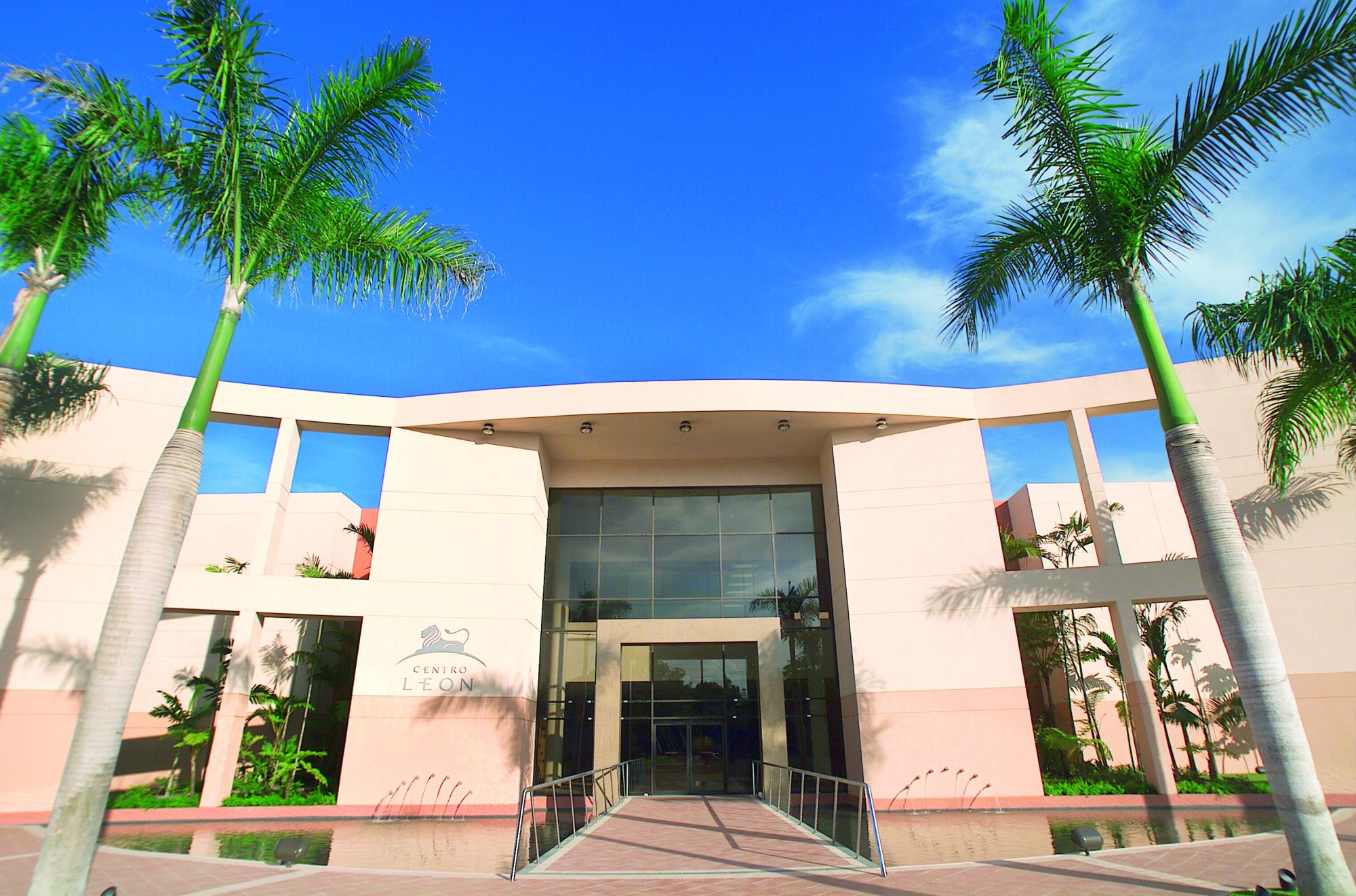 2016, recibe otra vez certificado de excelencia. Al estar catalogado entre las atracciones turísticas mejor valoradas por los usuarios del portal de viajes TripAdvisor, que han visitado la ciudad de Santiago de los Caballeros.