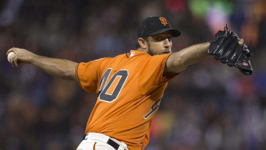 Madison Bumgarner brilla en lomita y al bate, Gigantes ganan Dodgers 