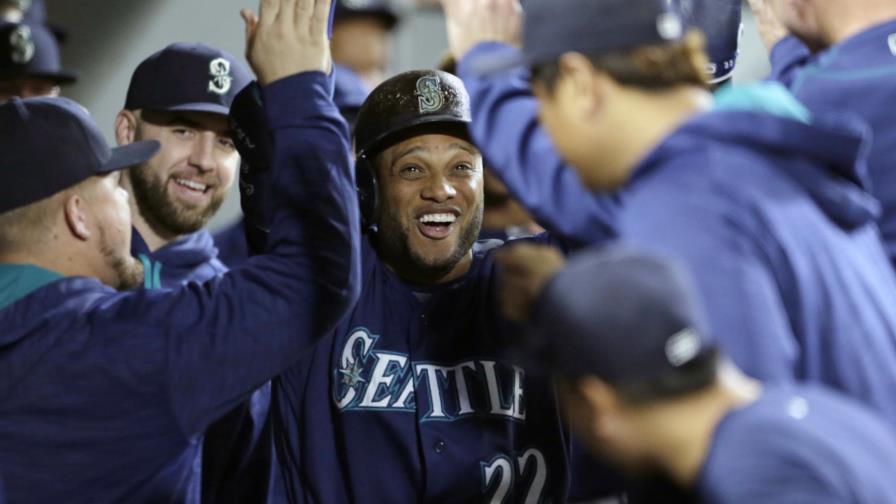 Robinson Canó pega dos  jonrones, Marineros aprietan lucha por comodín 