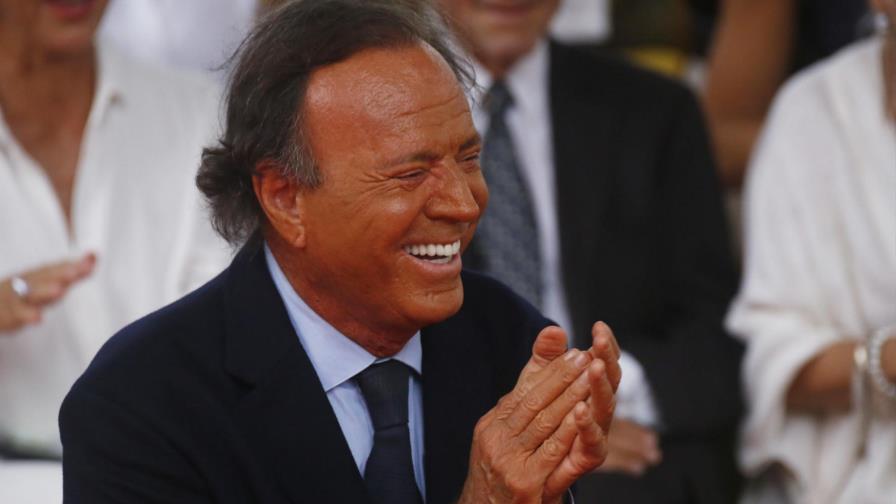 “La vida sigue igual” para Julio Iglesias a los 73 años
