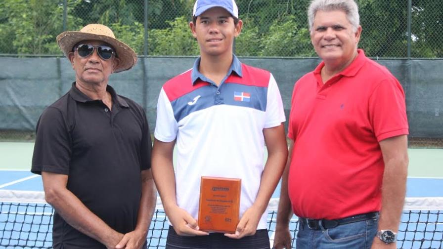 El dominicano Nick Hardt vuelve coronarse en Dominicana