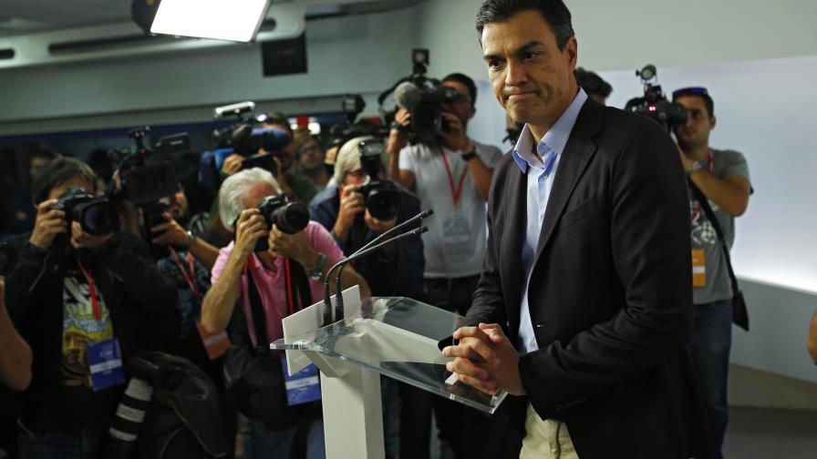El PSOE echa a su líder Pedro Sánchez 
