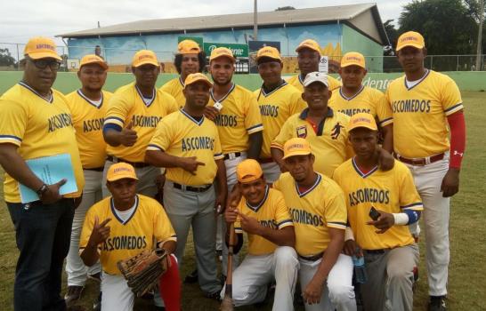 Manlio, Emce Adovenprofar y Los Prados, ganan en sóftbol 