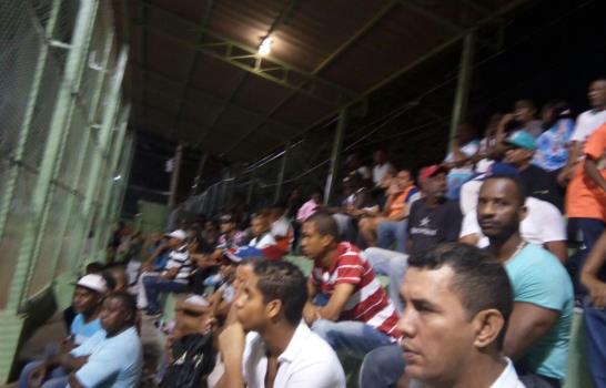 Manlio, Emce Adovenprofar y Los Prados, ganan en sóftbol 