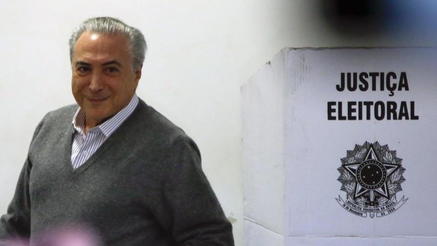 Temer vota temprano en Sao Paulo y evita manifestación en su contra