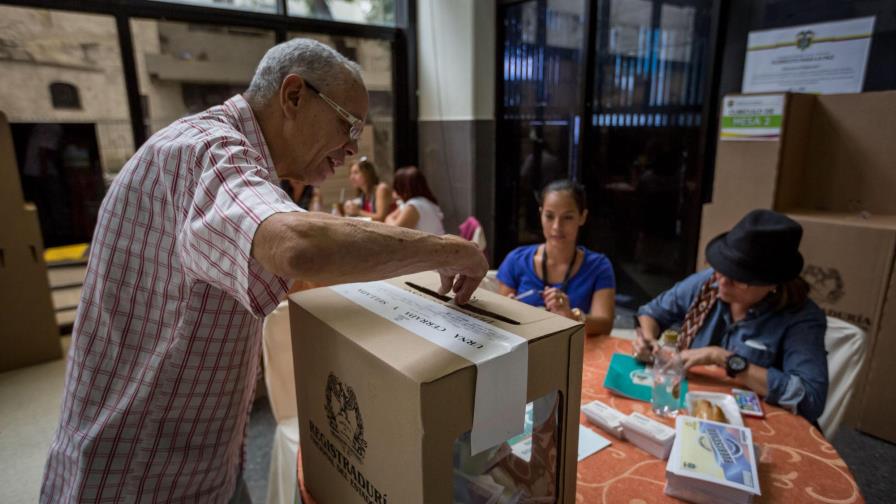 El “sí” adelanta al “no” en el plebiscito de la paz de Colombia El “sí” adelanta al “no” en el plebiscito de la paz de Colombia