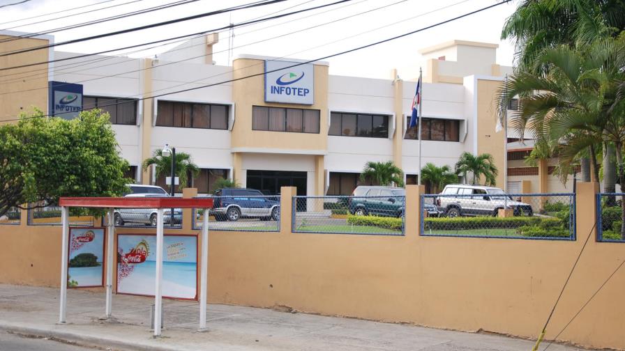 Infotep, PUCMM y la UCSD suspenden la docencia por el paso de Matthew