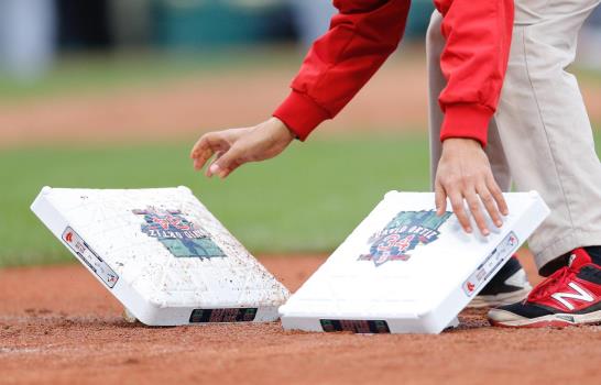 Medias Rojas de Boston despiden a David Ortiz, un adiós al atleta y al filántropo