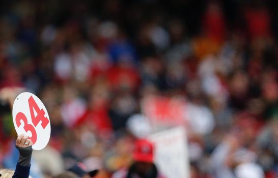 Medias Rojas de Boston despiden a David Ortiz, un adiós al atleta y al filántropo