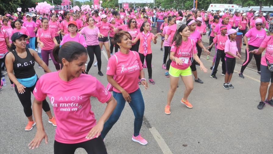 Avenida de la Salud se viste de rosa en la quinta Carrera-Caminata Avon contra el Cáncer de Seno