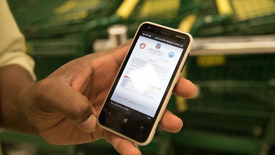 Siguen alertas por whatsapp o miran al mar Siguen alertas por whatsapp o miran al mar