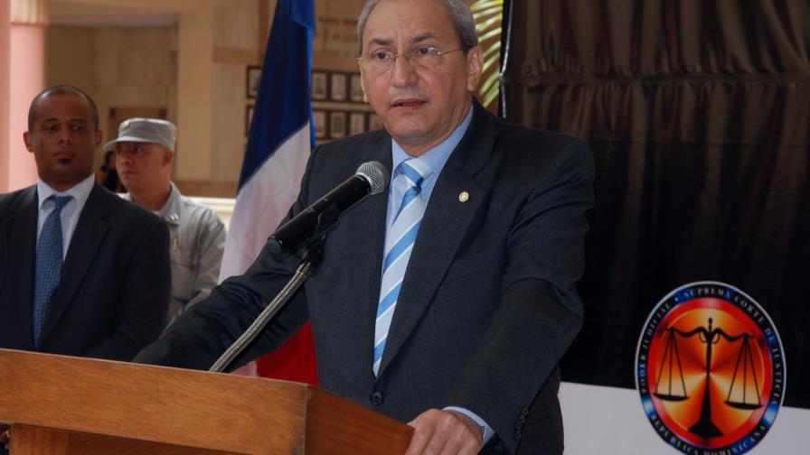 Subero Isa y otras destacadas figuras aspiran a integrar JCE