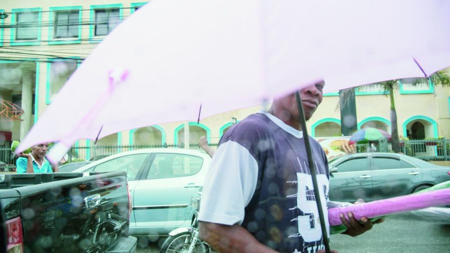 El COE reportó 14,593 desplazados en el país; el huracán afectaría toda la isla