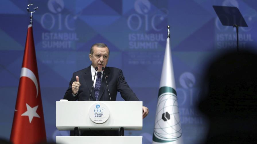 Turquía amplía su estado de emergencia por otros tres meses 