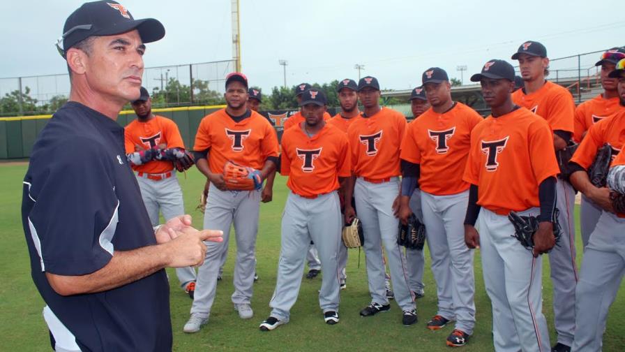 Mike Guerrero tomó las riendas de los entrenamientos de los Toros