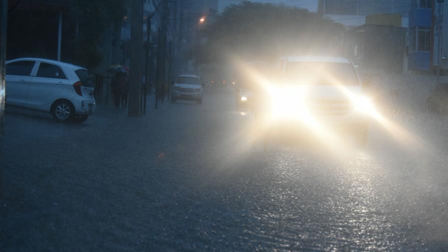 UASD suspende docencia del martes por el paso de Matthew