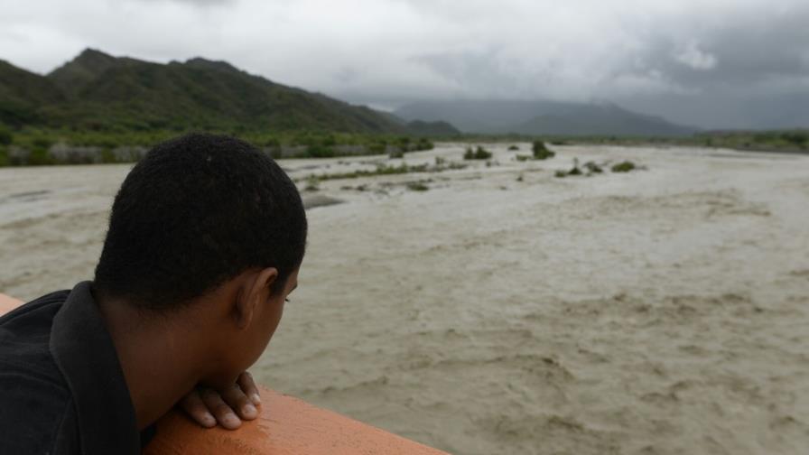 Crecida del río Ocoa preocupa a las comunidades cercanas al afluente
