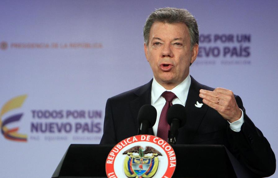 Santos se reunirá mañana con Uribe y Pastrana para destrabar diálogos de paz