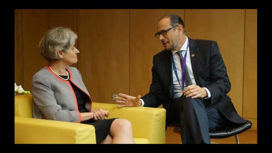 Embajador pondera esfuerzo del Gobierno hacia los educadores