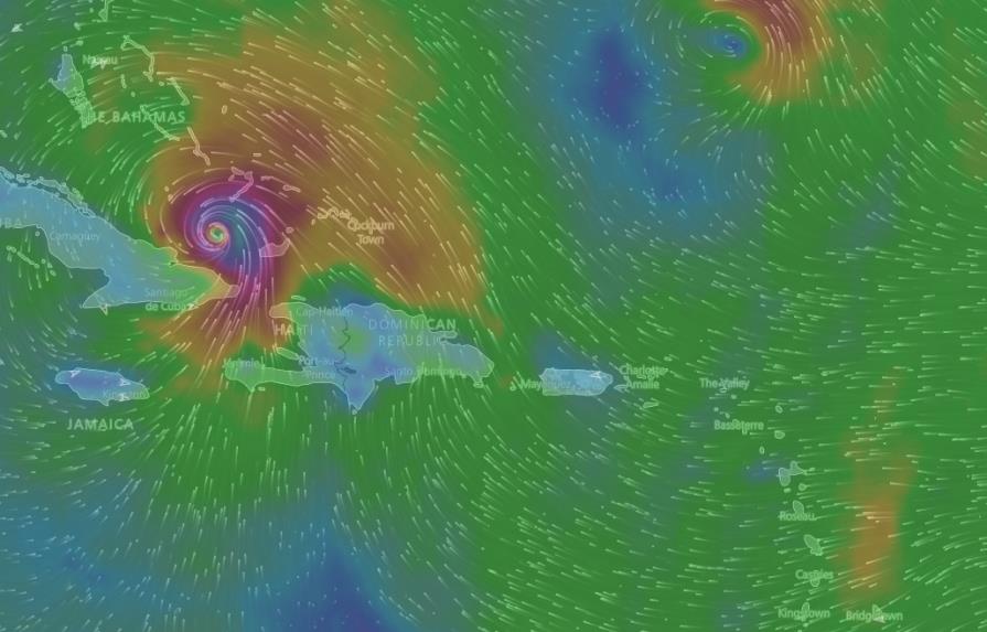 Huracán Matthew pierde intensidad en su avance hacia las Bahamas