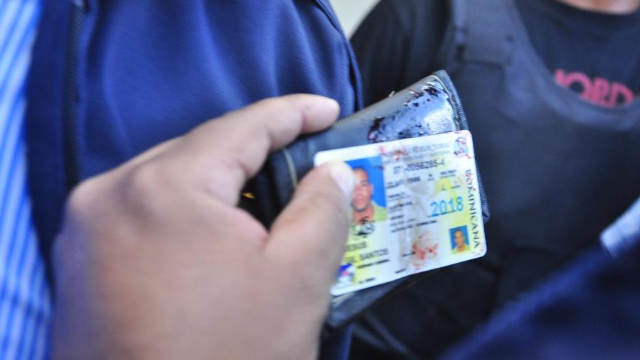 Policía detiene hombre perseguido por la ley con cuatro identidades distintas