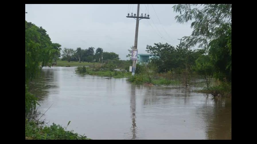 Ríos anegan campos de pozos y dejan a Boca Chica sin agua potable
