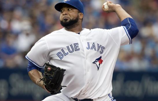 Toronto y Texas chocan de nuevo, tras alardes y peleas