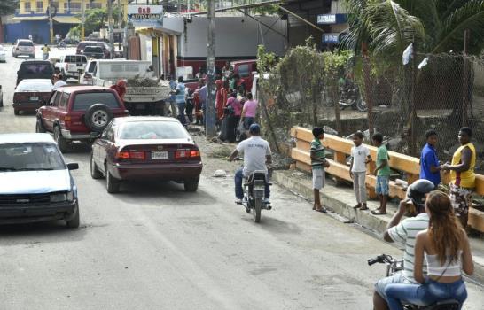 Reparan puente de Los Guaricanos