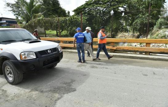 Reparan puente de Los Guaricanos