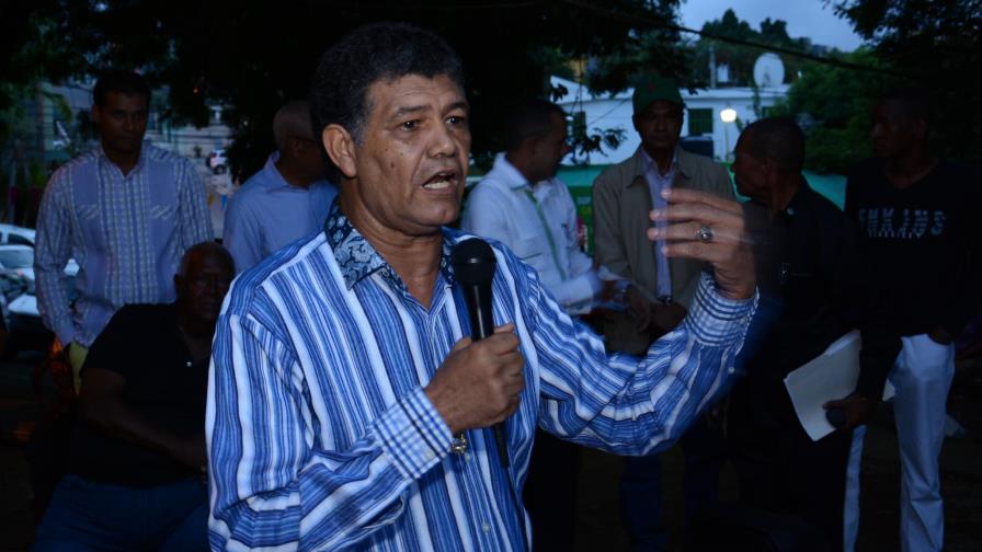 El alcalde de Santo Domingo Oeste advierte será drástico con el desorden 