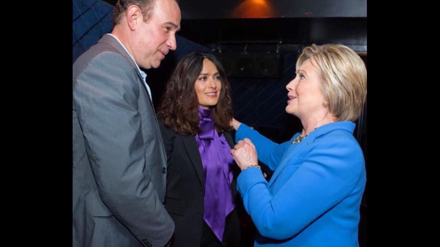 Salma Hayek protagoniza nuevo anuncio en español de la campaña de Clinton