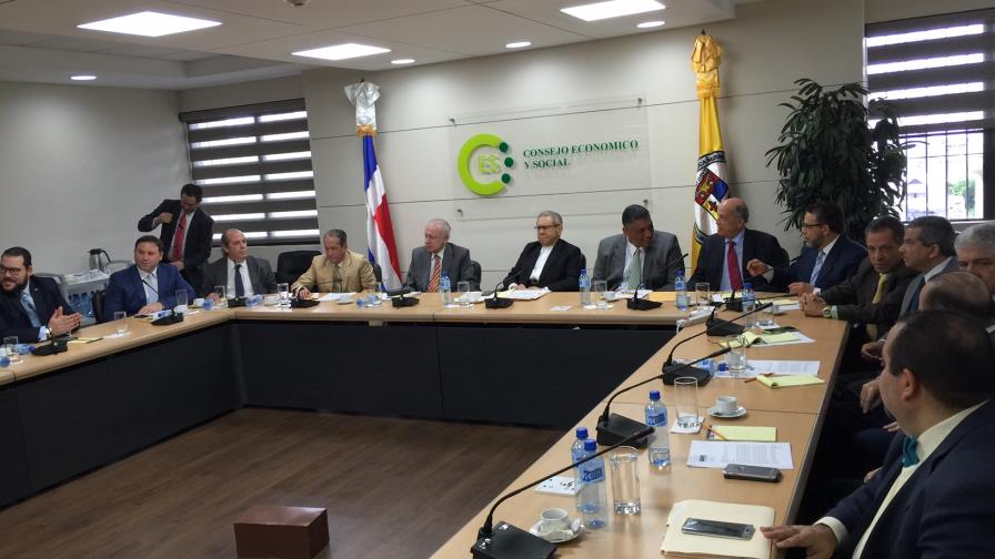 El gigantismo de la militancia en los partidos cuestiona a sus estructuras