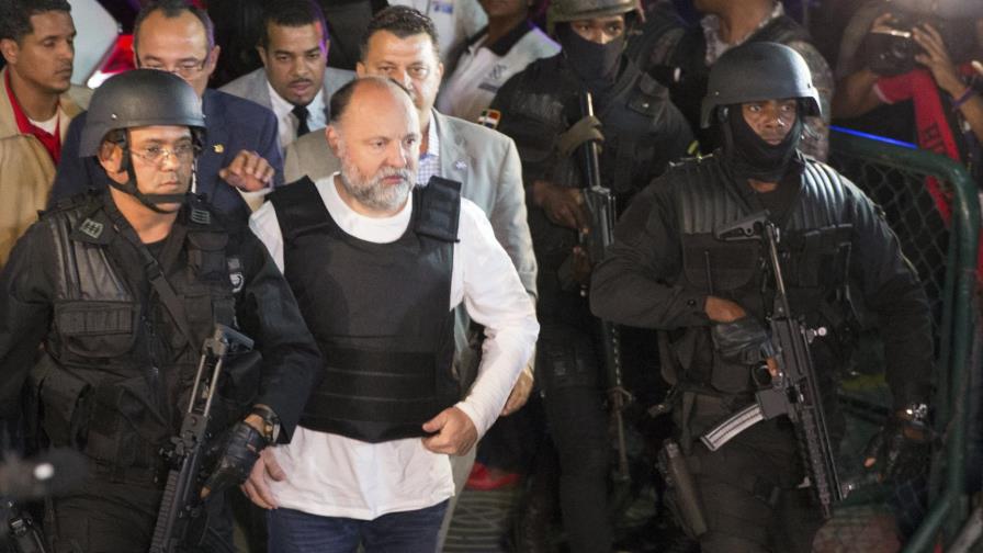 Declaran complejo caso seguido al francés Naudin por fuga de pilotos