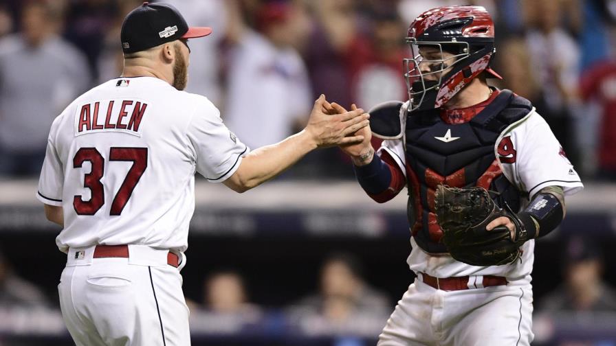 Cleveland contiene a Boston y gana el primer partido de su serie divisional