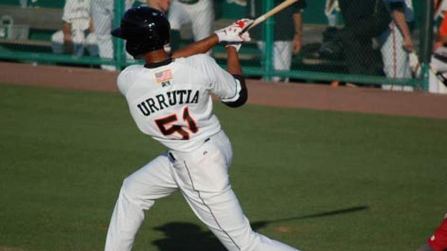 Leones del Caracas inicia la temporada derrotando al campeón Tigres de Aragua 