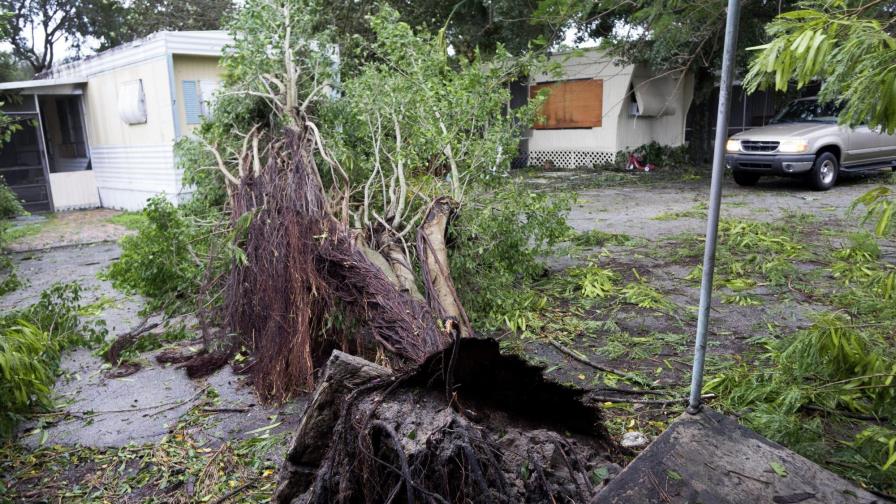 Muere mujer que no pudo recibir asistencia médica por efectos de Matthew en Florida 