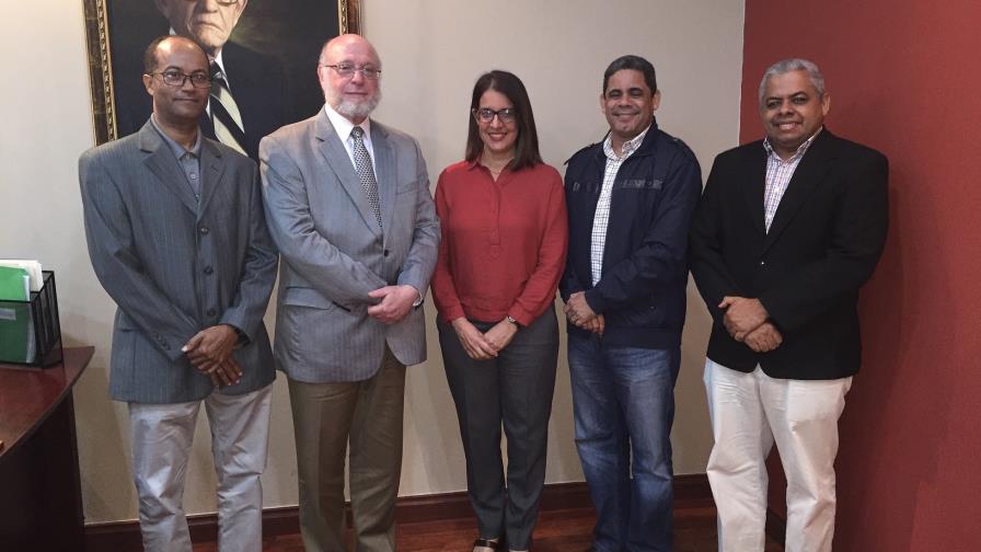 Cultura crea comité que organizará Feria del Libro del 2017